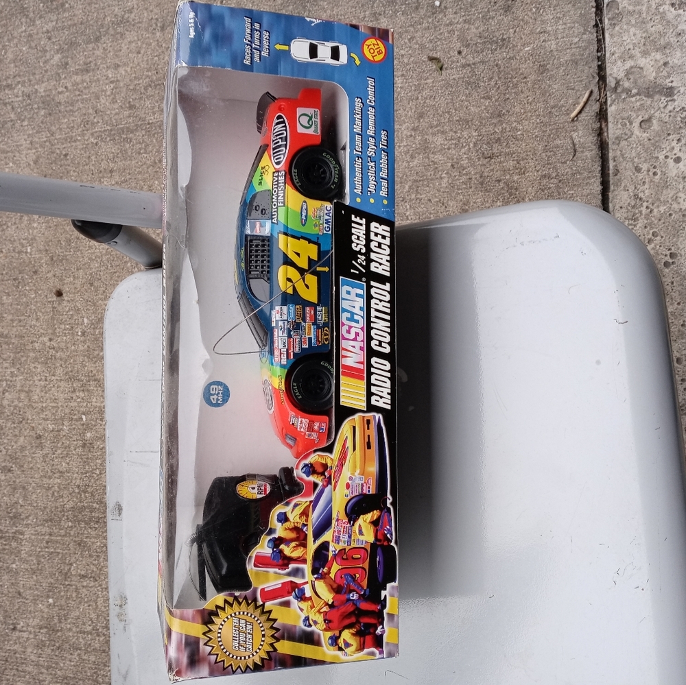 Jeff Gordon Scale Cars - Picture 16 of 16